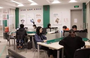 电子商务专业是谁创办的